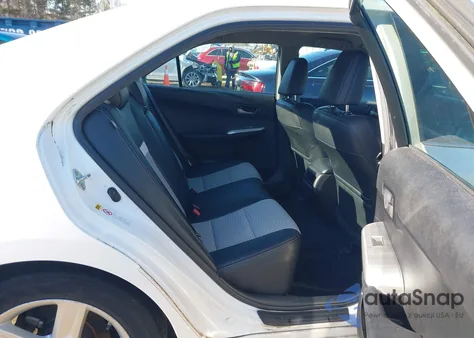 2014 Toyota Camry Se z USA, uszkodzony, nr VIN 4T1BF1FK2EU441470